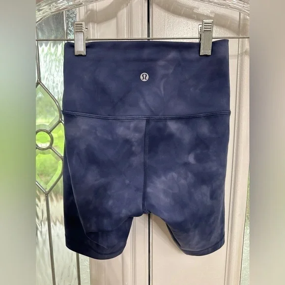 Lululemon Wunder Train High-Rise Short 6"
Diamond Dye Shade Naval Blue size 2 - Picture 2 of 6
